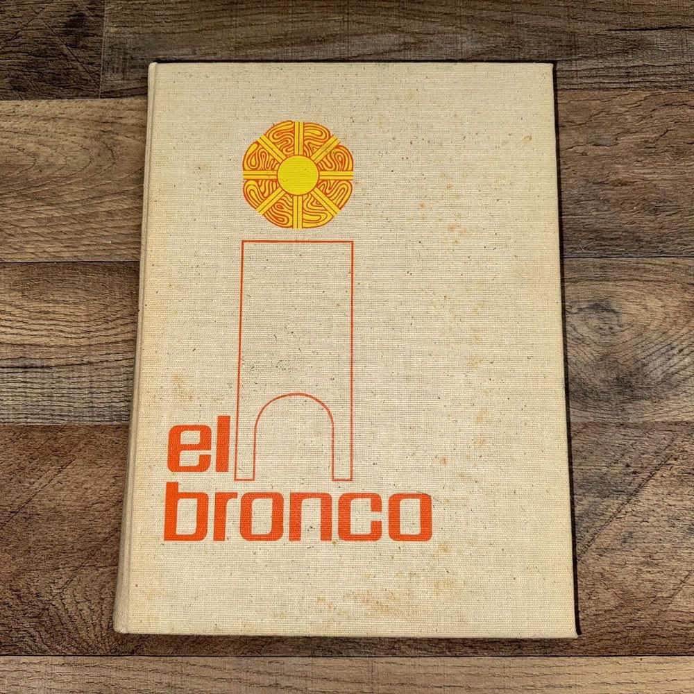 1971 PAN-AMERICAN COLLEGE El Bronco UTRGV Edinburg TX Yearbook Volume 19